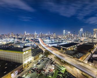Holiday Inn Express Long Island City E - New York By IHG - Queens - Edificio