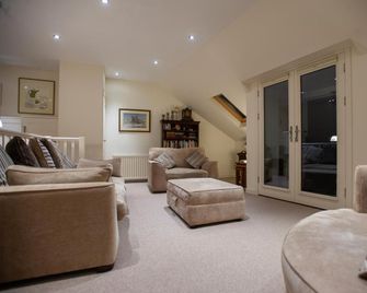 Bank Street Gallery - Kirriemuir - Living room