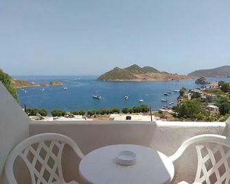 Athina - Grikos - Balcony