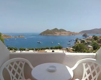 Athina - Grikos - Balcon