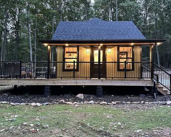 Whiskey Acres - Hedgesville - Bygning