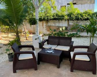 Cozy Apartment with Garden - La Romana - Innenhof