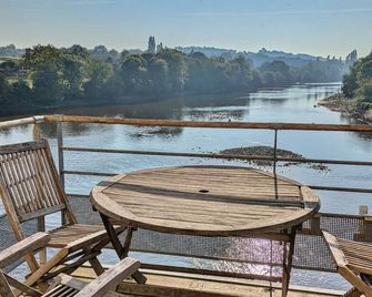 Historic Mill, 5 Bedrooms, River View, Billiards, Ping-Pong - Château-Gontier - Balcon