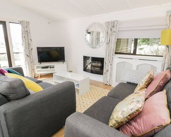 Summertime Lodge - Abergele - Wohnzimmer