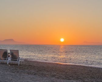 Creta Aquamarine Hotel - Adelianos Kampos - Plage