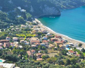 Holiday Apartment yannis on the beach of Agios Gordios in Corfu - Agios Gordios - Beach