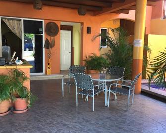 Hotel Las Salinas - Zihuatanejo - Hàng hiên