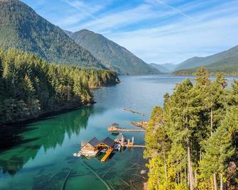 Sunset Island Resort - The private island you can drive to - Port Alberni - Patio