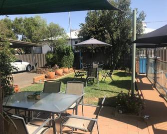 Aaron Inn Motel - Narrabri - Patio