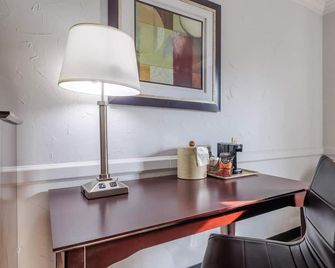 Studio 6 Suites Dallas Tx Downtown - 達拉斯 - 客房設備