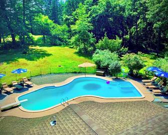 Poconos House Resort - Outdoor Pool! - Mt Pocono - Bể bơi