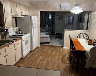2 Bedroom Close to Hospitals and Medical facilities. Quiet and Pet Friendly - Lewiston