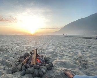Pet friendly close to beach and gazebo with fireplace - Manzanita - Playa
