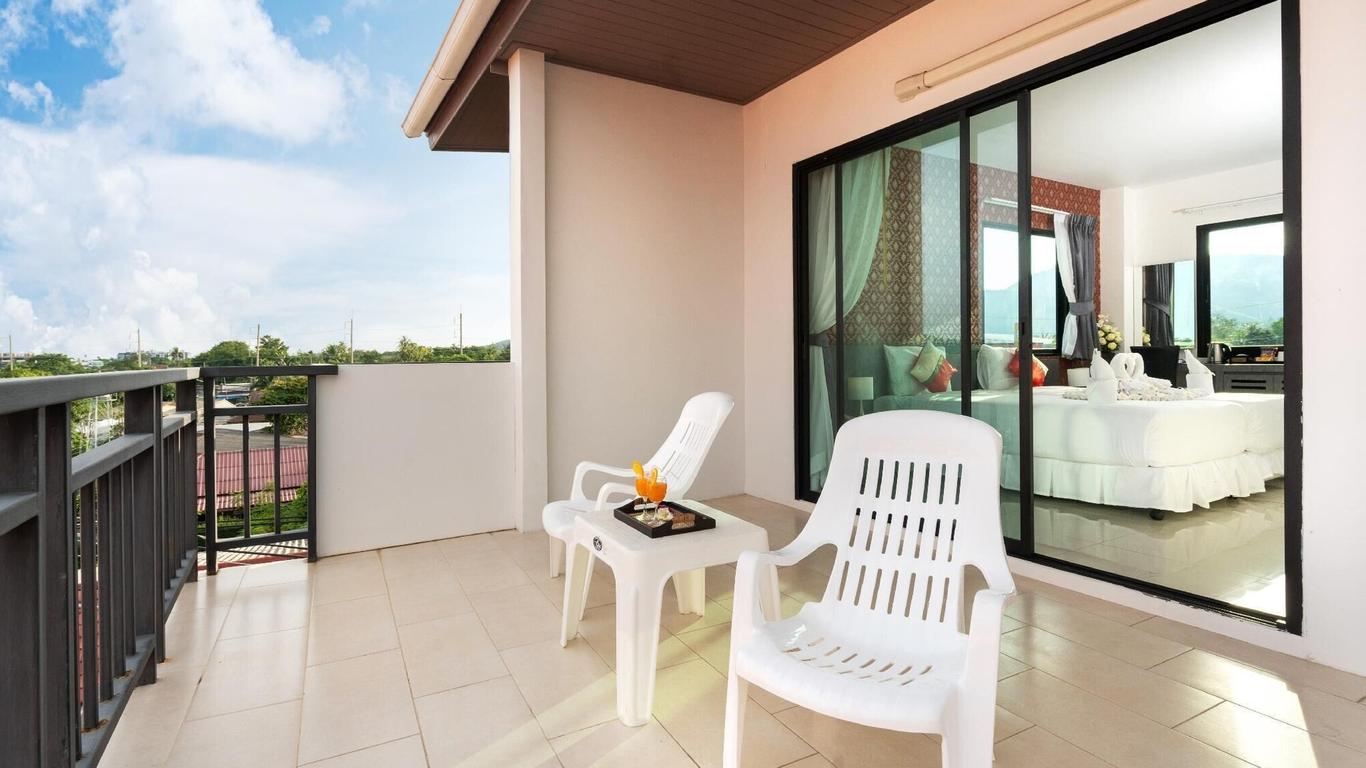 The Thames Pool Access Resort