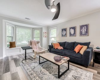 Relaxing Home close the Battery/Mins to Everything - Smyrna - Sala de estar