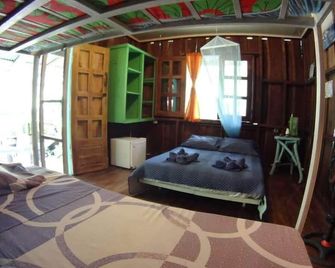 Madre Selva Hostel - Puerto Viejo de Talamanca - Bedroom