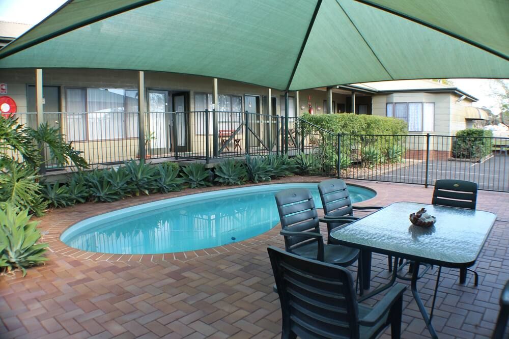 Lake Forbes Motel - Forbes