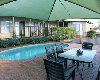 Lake Forbes Motel - Forbes