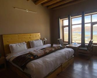 Gongma Residency - Spangmik - Bedroom