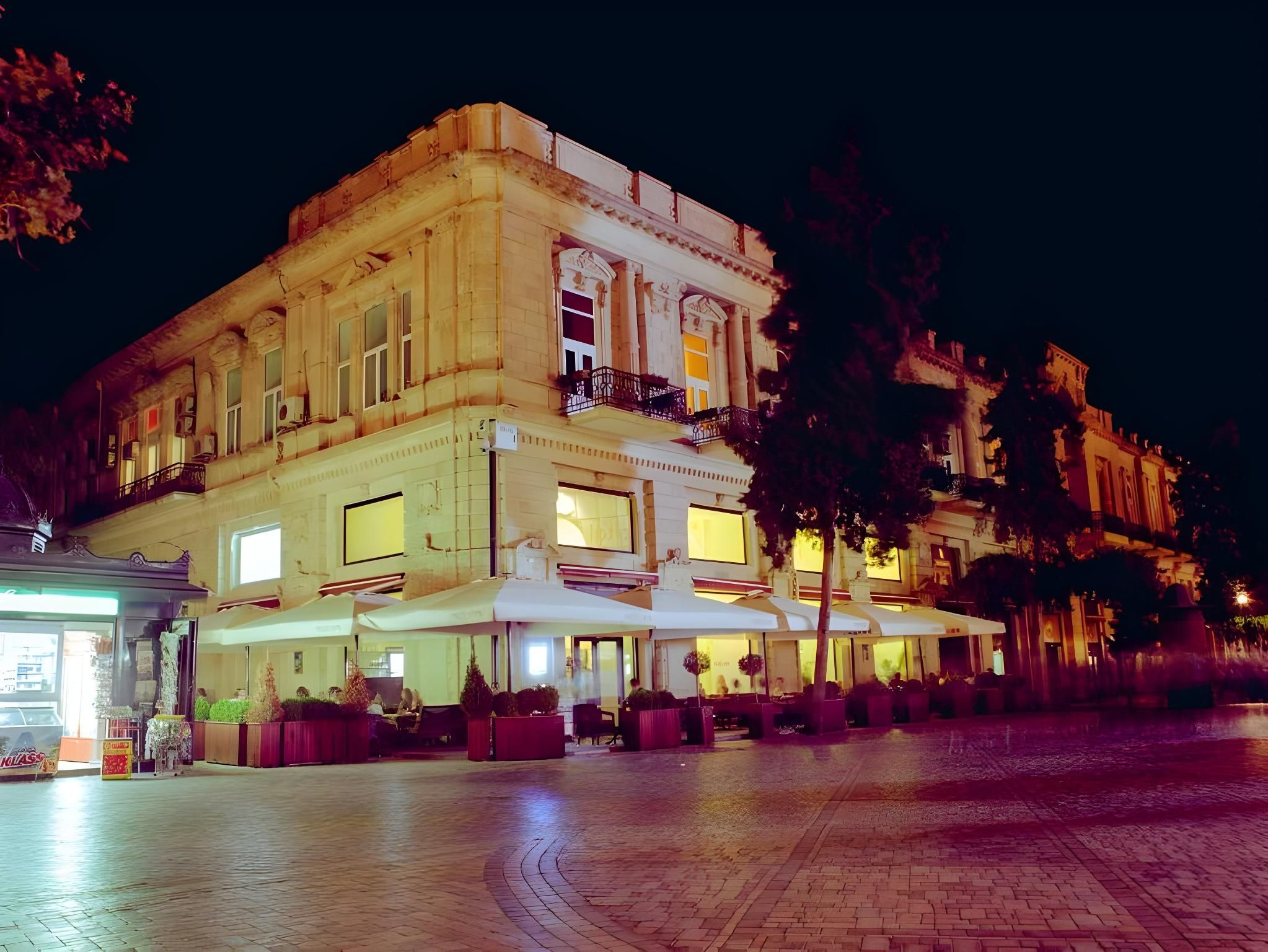Bristol Hotel - באקו - בניין