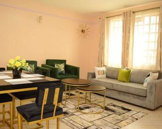 Lux Suites Momento Apartments Nakuru - Nakuru - Dining room