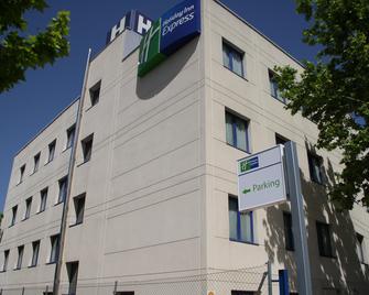 Holiday Inn Express Madrid-San Sebastian de los Reyes - San Sebastián de los Reyes - Building