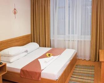 Italmas Hotel - Izhevsk - Bedroom