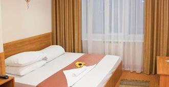 Italmas Hotel - Izhevsk - Bedroom
