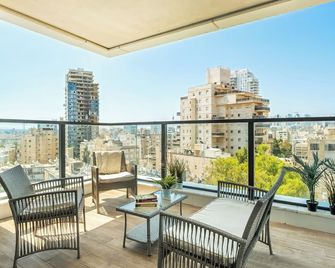 Sea Breeze Netanya Retreat by Sea N Rent - Netanya - Balcony