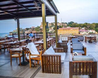 Mamba Point Hotel - Freetown - Restaurante