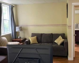 Colonial Charm Inn Bed & Breakfast - Charlottetown