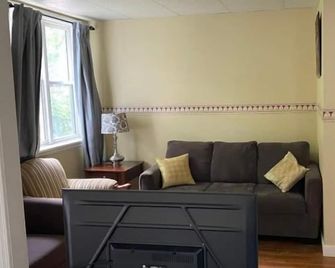 Colonial Charm Inn - Charlottetown