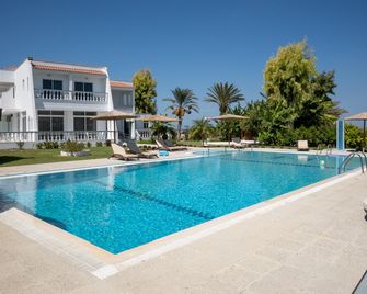 Ayit Hotel - Theologos - Zwembad