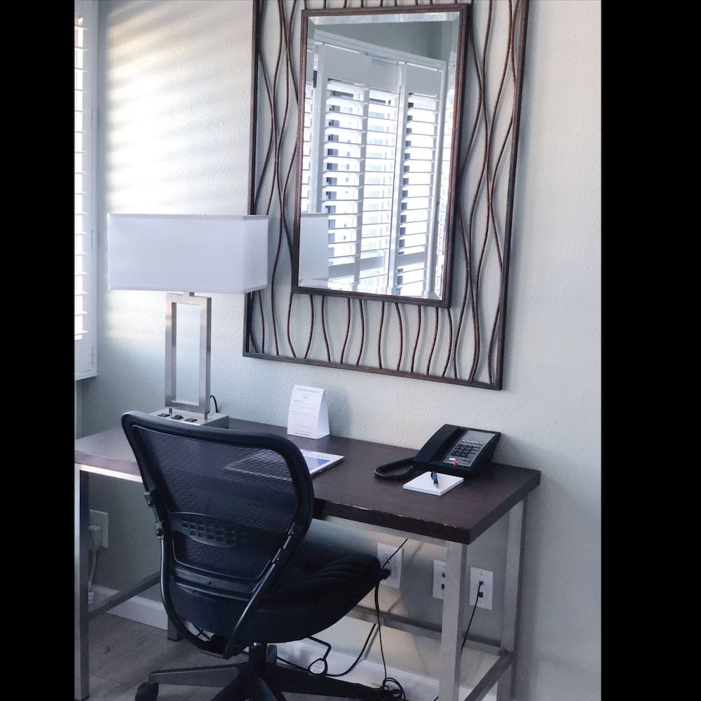 Mariposa Inn & Suites - Monterey - Værelsesfaciliteter