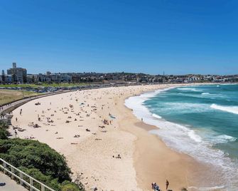 Cosy Curlewis - Walk to beach - New Listing - Sydney - Beach