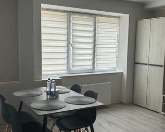 Ze Apartments - Rzeżyca - Jadalnia