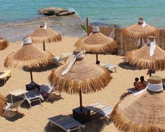 Hotel Noto Marina a Mare Spa - Noto - Beach