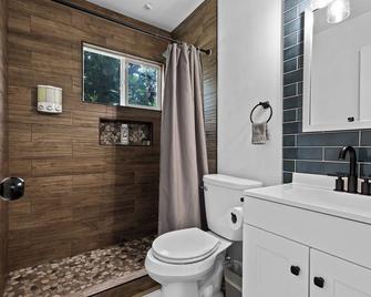 Beautiful Downtown Home! Perfect for Long Stays! - Austin