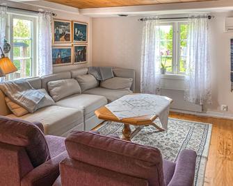 Cozy Home In Tranås With Kitchen - Tranås - Living room