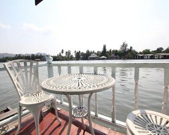Nita Raft House - Kanchanaburi - Balcon