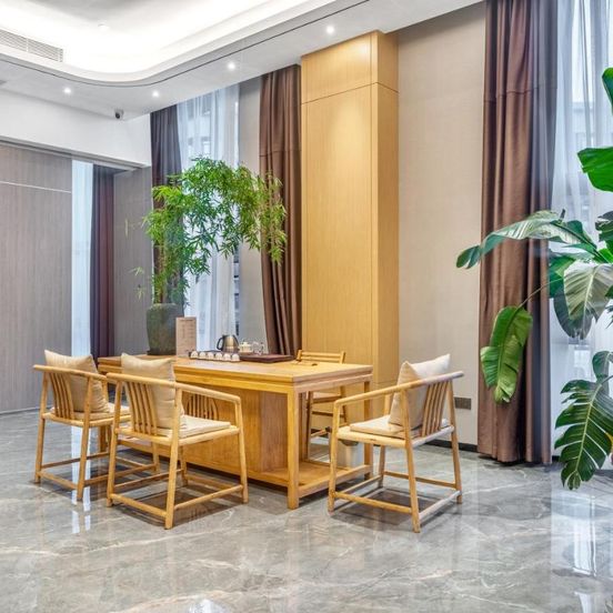 Lanyee international hotel image 1