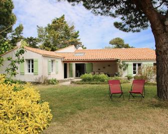 Charming house with garden renovated in 2018, 300m from the beach - Les Portes-en-Ré - Building