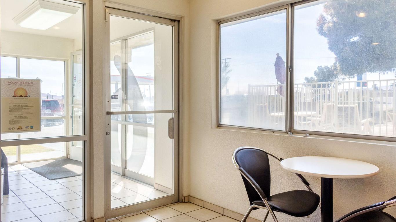 Motel 6 Mojave