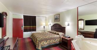 Rodeway Inn - South Point - Bedroom