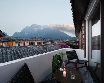 Lijiang Ancient Town Tiande Grande Hotel - Lijiang - Balcony