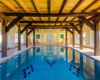 Schloss Herrenstein - Gerswalde - Piscina