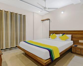 Itsy By Treebo - Vijaya Comforts - Suntikoppa - Bedroom