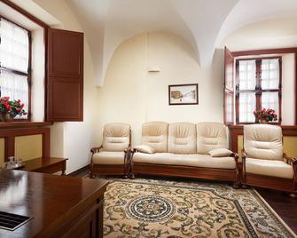 هوتل موناستسكي مينسك سيتي سنتر - مينسك - غرفة معيشة
