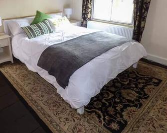 Ash House - Alton - Bedroom