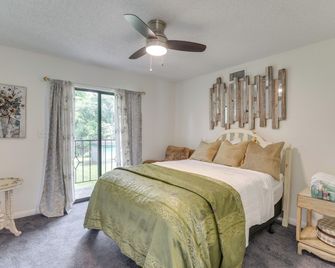 2 Mi to Dtwn: Spacious Angleton Home w/ Courtyard! - Angleton